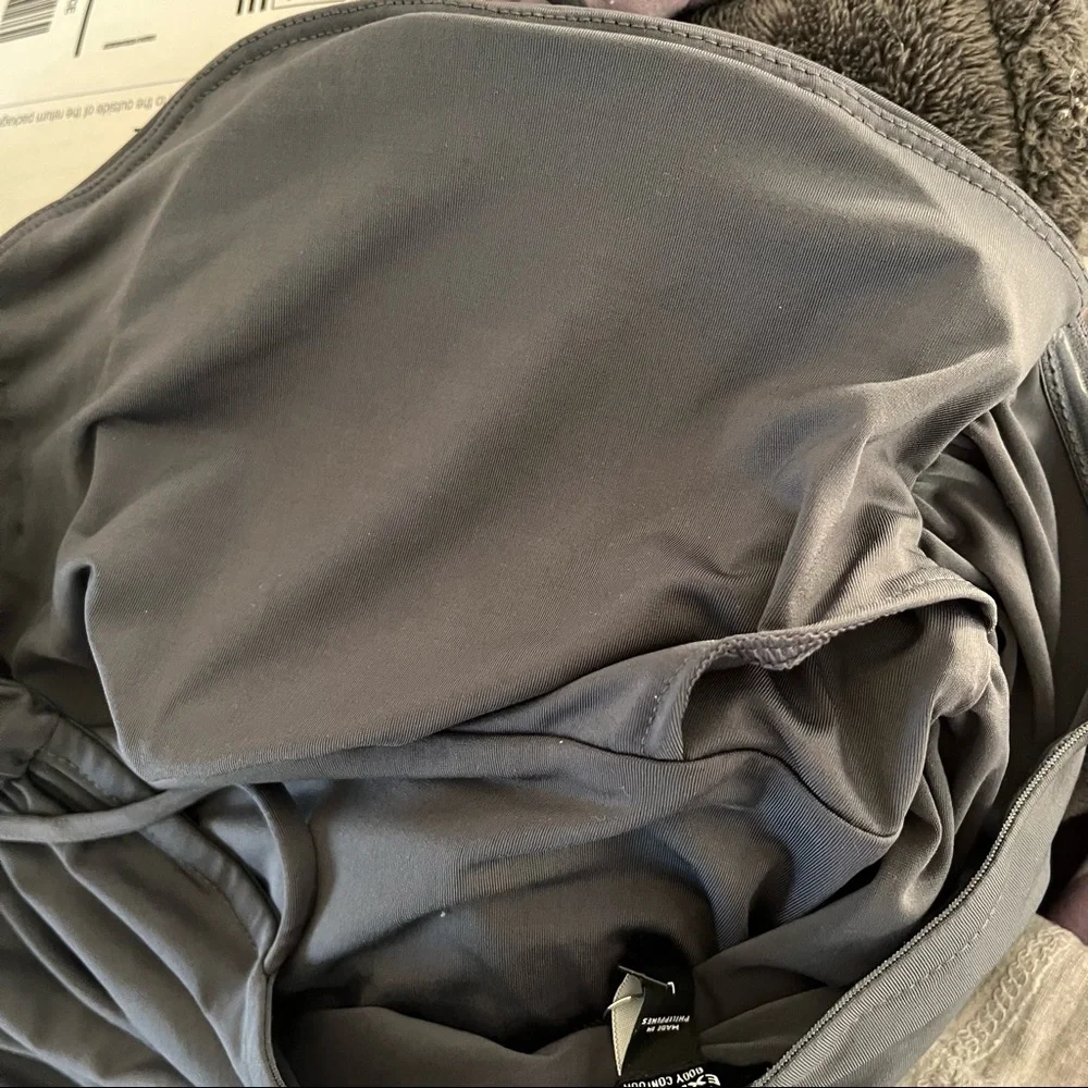 Express Ruched Grey Bodysuit - Picture 4 of 5